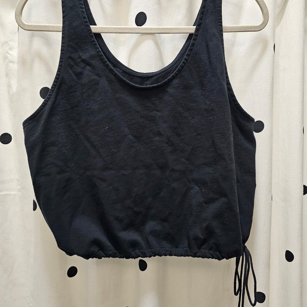 Nike black activewear crop tank top drawstring waist Large sleeveless athleisure